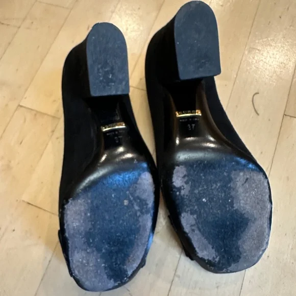 GUCCI Black suede Block Heel with gold buckle pump, 37/7,   GD1203 - Picture 7 of 10